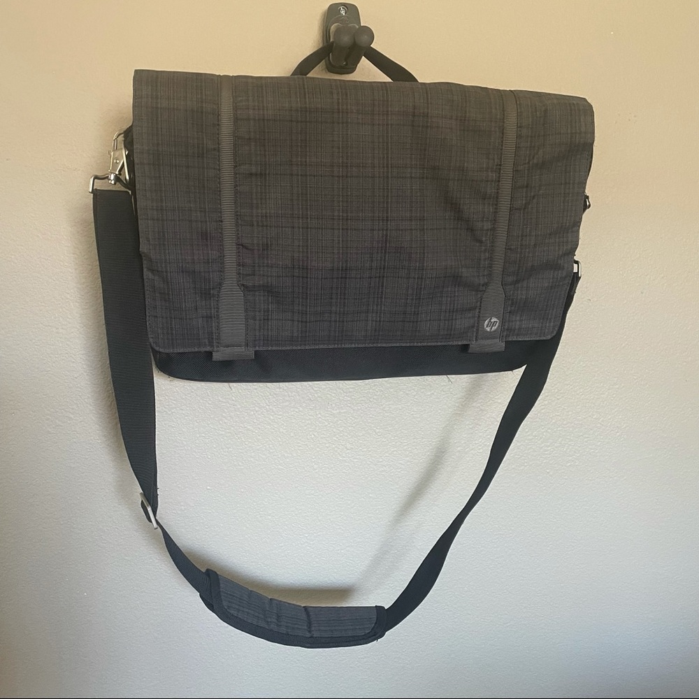 Hewlett-Packard Laptop Case/Messenger Bag